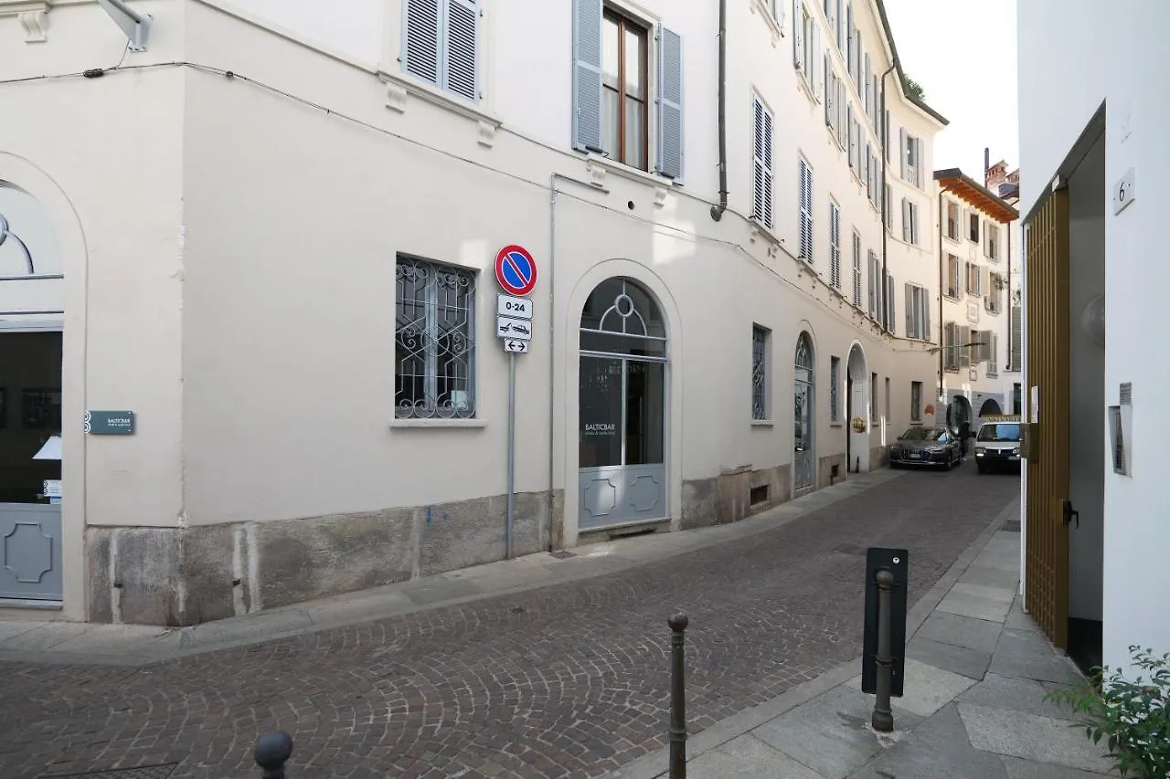 Charming 5 Vie Apt. Milan Center Apartment